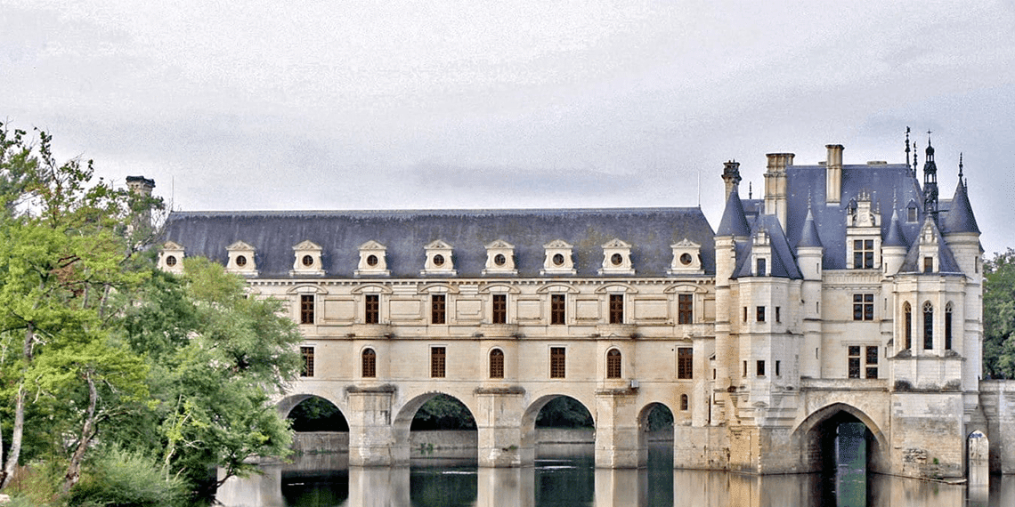 meuble châteaux de la loire