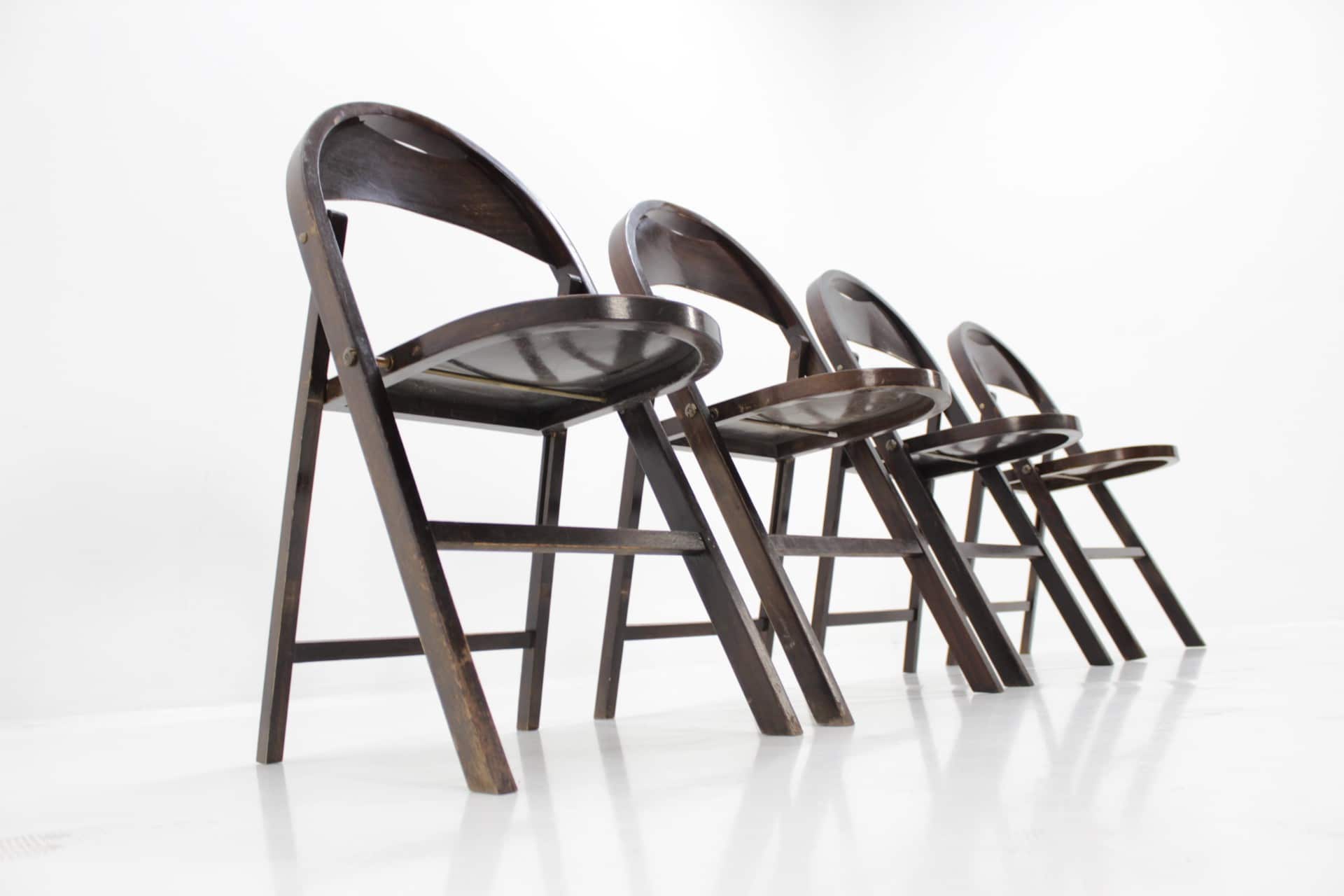 suite-de-4-chaises-à-repas-vintage-b751-pliantes-bauhaus-par-thonet