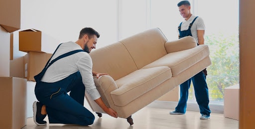 Déménager un meuble convertible : erreurs à éviter