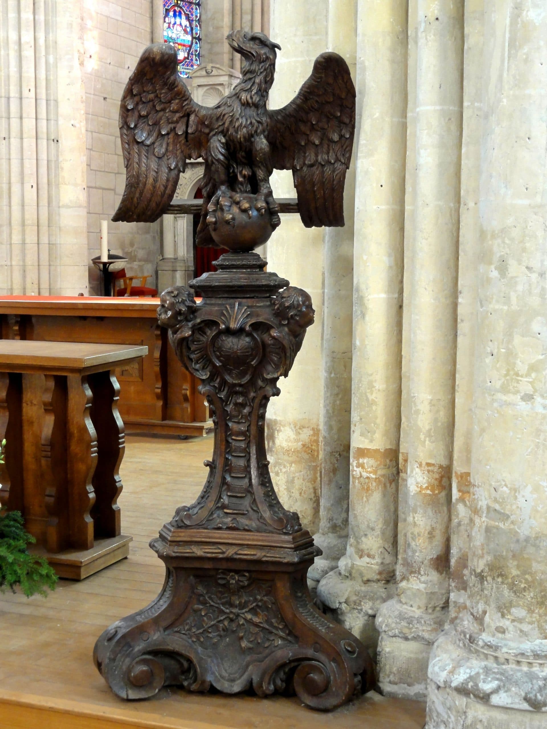 lutrin aigle eglise