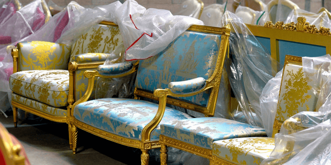 Le Mobilier national : garde meuble en or