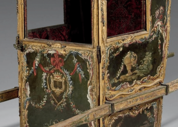 Chaise à porteurs : meuble et véhicule