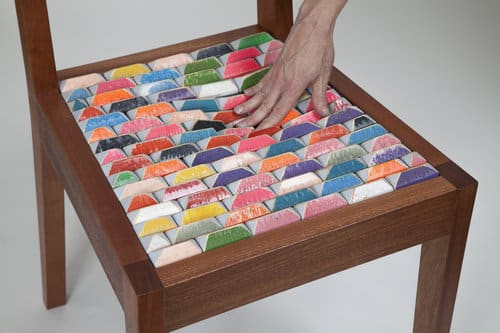 Des chaises ambiguës par Annie Evelyn