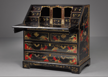 Bureau en laque de Chine