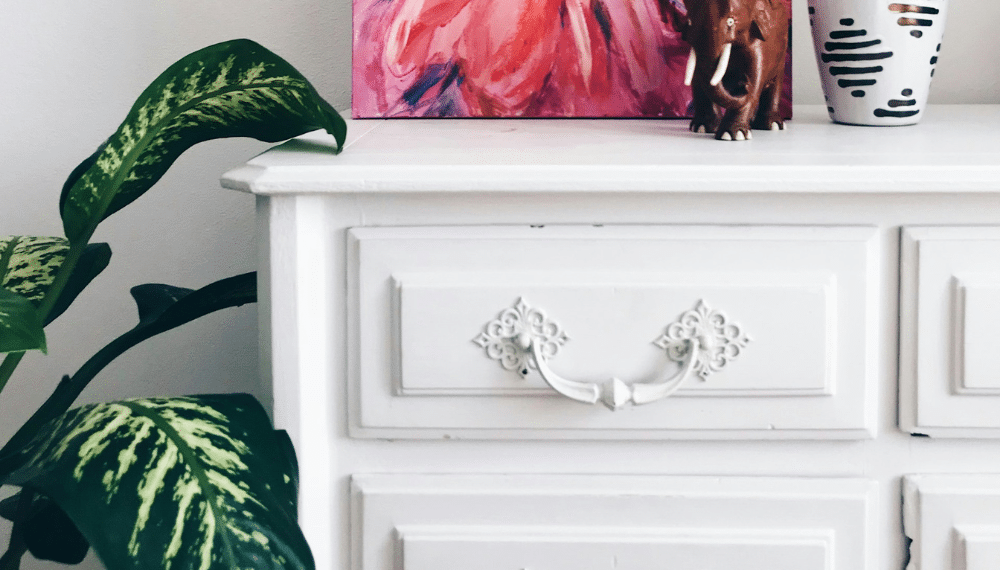 Meuble blanc repeint