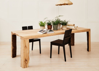 Table à manger en bois de sapin