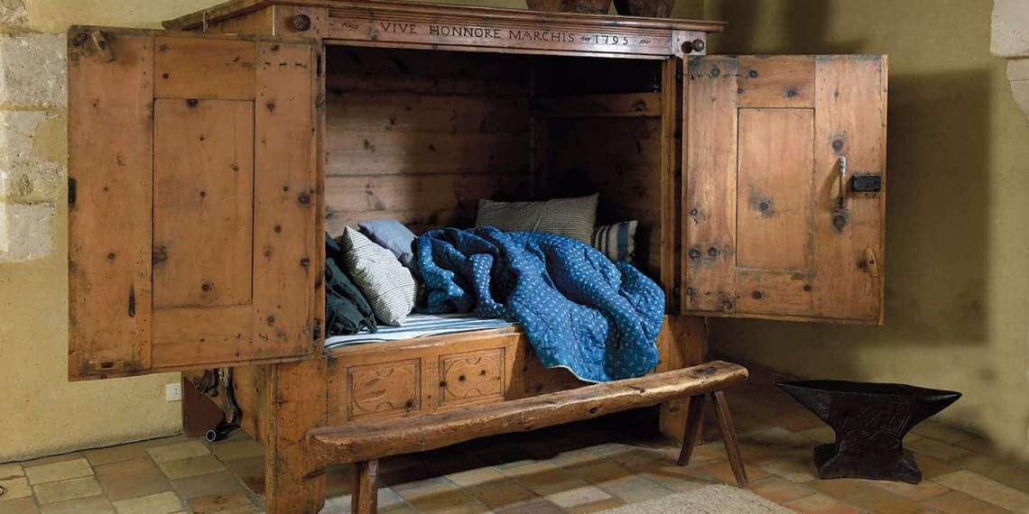 Lit clos en pin - XVIIIe siècle