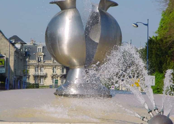 Rond Point à Soissons, avec le vase imaginé
