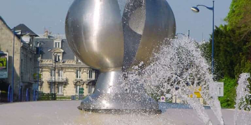 Rond Point à Soissons, avec le vase imaginé