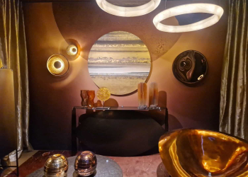 Tendance cosmos sur un stand de maison et objet 2024