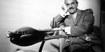 Portrait de Raymond Loewy, icone du style Streamline