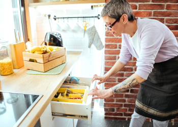 7 astuces de rangement insoupçonnées pour optimiser l’espace chez vous