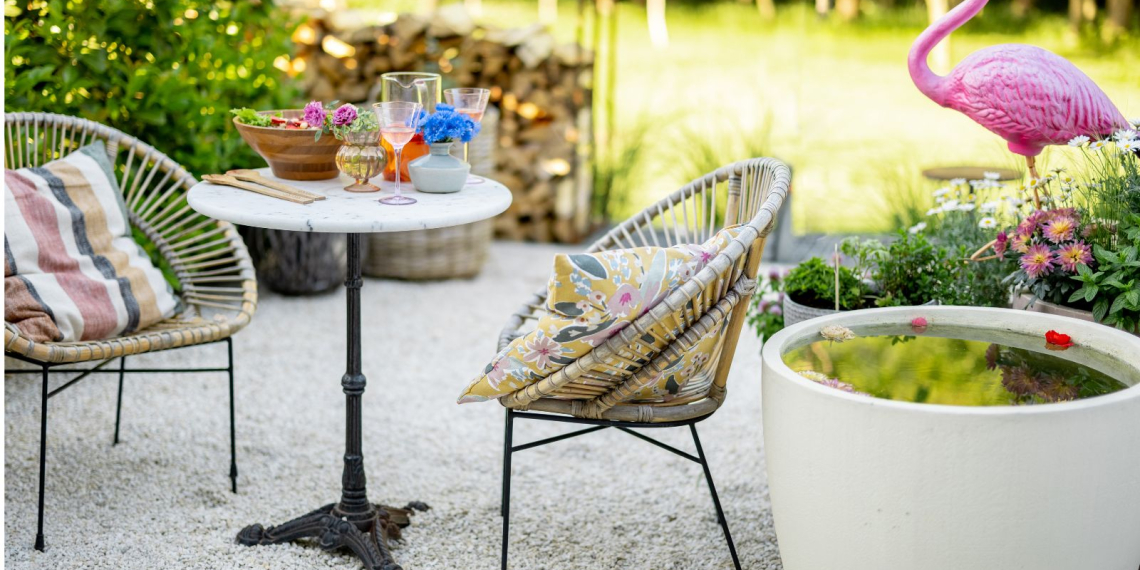 Table de jardin ronde en béton : la tendance incontournable pour l’été 2025