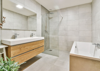 Vous installez un meuble de salle de bain ? Attention, la hauteur peut tout gâcher !