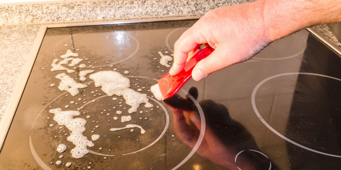 10 astuces efficaces pour nettoyer votre plaque de cuisson sans effort !