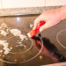 10 astuces efficaces pour nettoyer votre plaque de cuisson sans effort !