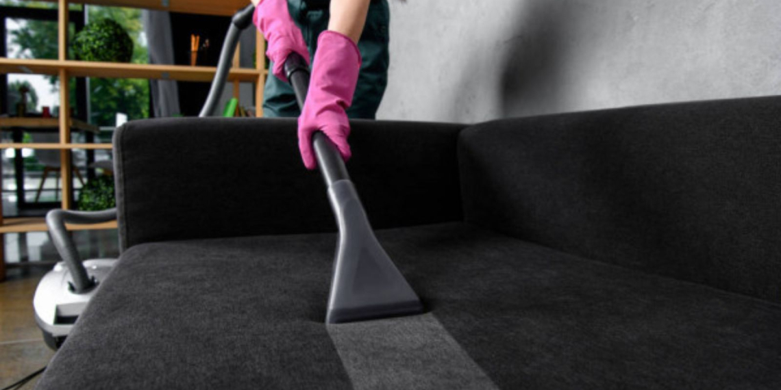 Votre canapé en tissu est plus sale que vous ne l’imaginez (et voici comment y remédier)