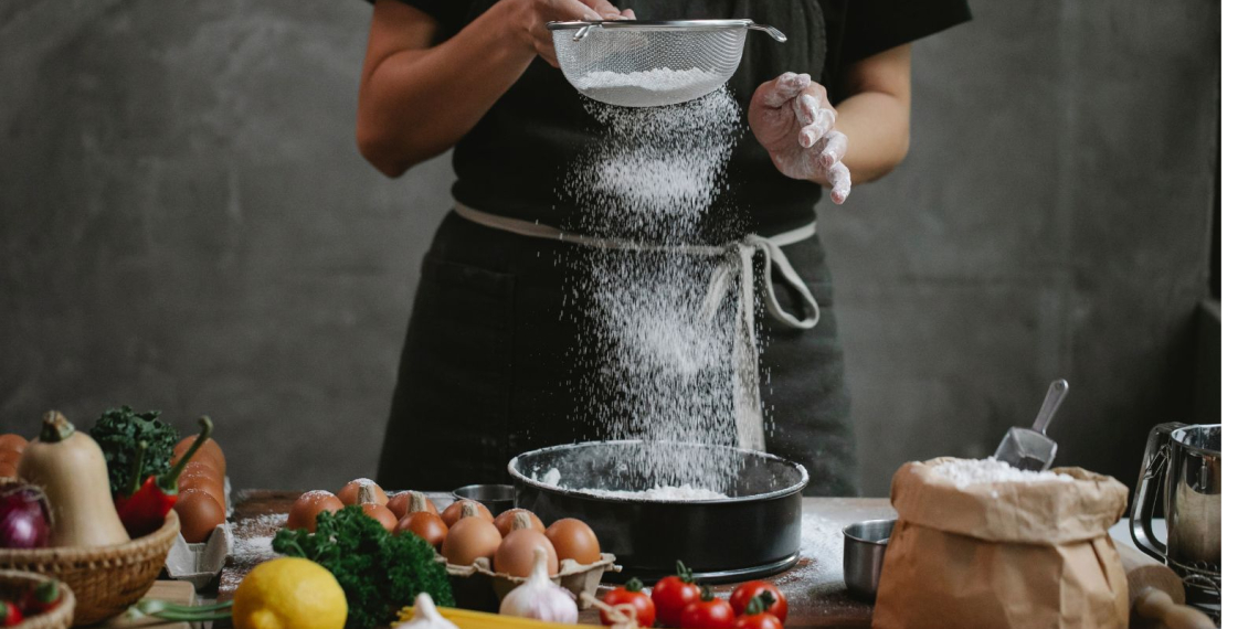 Fini l’îlot central ? Cette nouvelle tendance rustique transforme nos cuisines