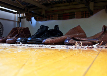 Ce que vous stockez sous votre lit pourrait saboter votre bien-être (et votre chance)