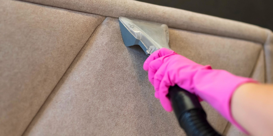 Comment nettoyer une tête de lit en tissu : guide complet pour une tête de lit éclatante