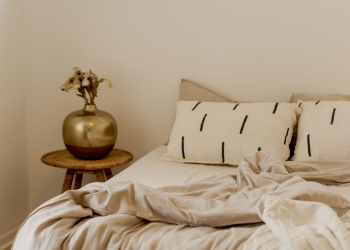 Parure de lit cocooning : les clés pour transformer votre chambre en havre de confort
