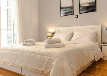 Le secret d’un linge de lit blanc éclatant : techniques naturelles et gestes essentiels