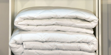 Domptez le repassage et le pliage de votre housse de couette sans stress