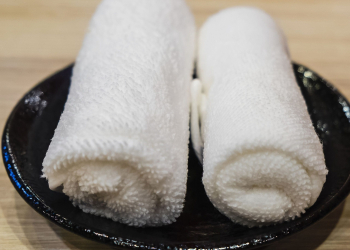 Canicule : cette technique avec une serviette humide améliore enfin votre sommeil