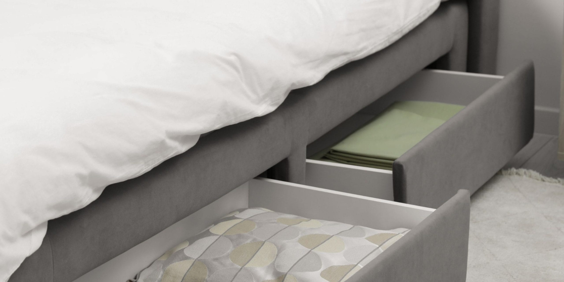 Gagner de la place sans compromis : les meilleures solutions de rangement sous le lit